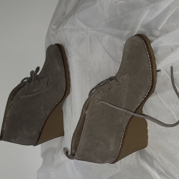 LEATHER SUEDE tan ankel Wedge boots, NWOT - Picture 2 of 4